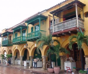 Plaza de Los Coches - Portal de los Dulces.  Fuente: Panoramio.com Por: Néstor O